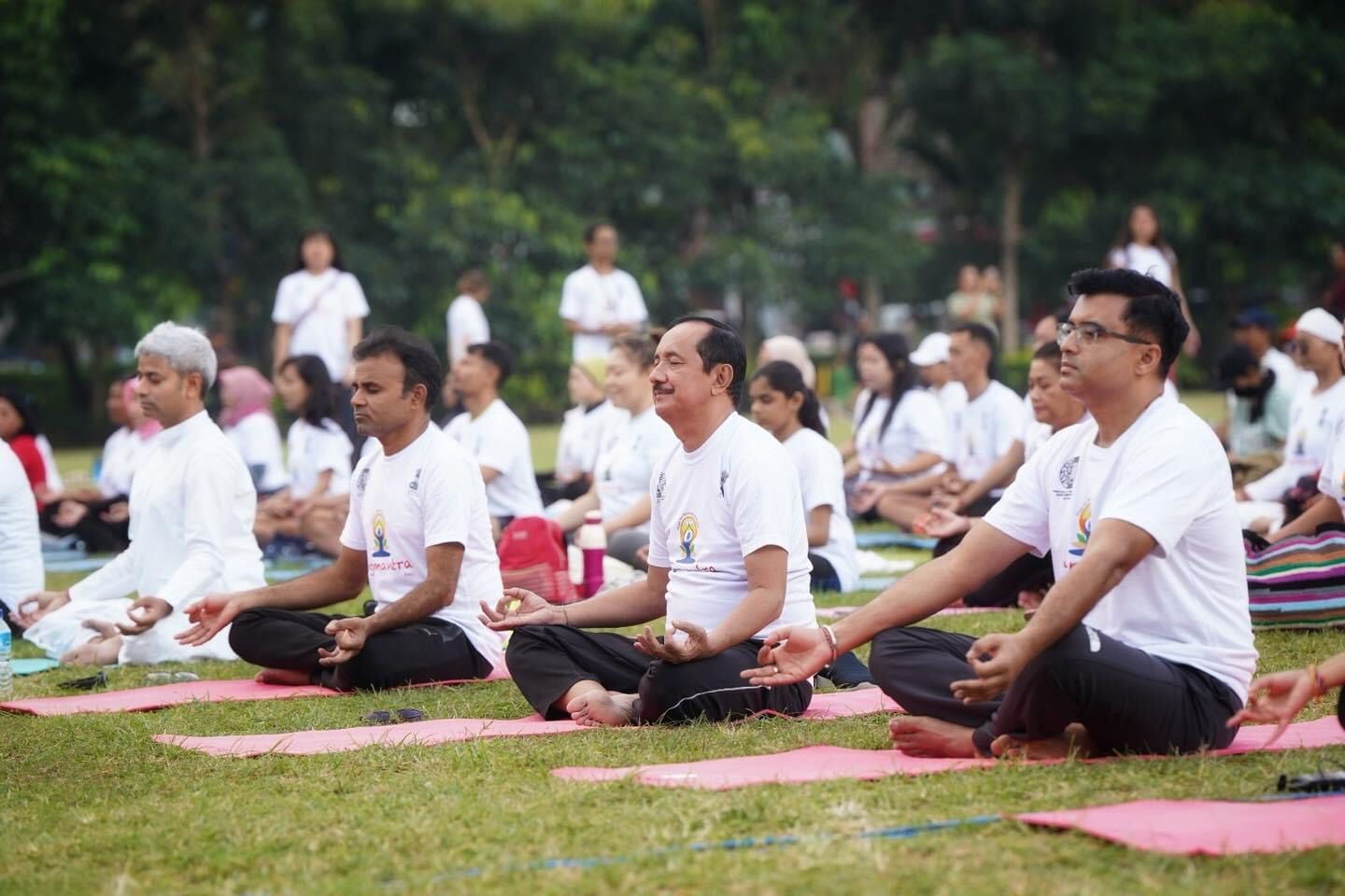Dokumentasi dari - Perayaan Hari Yoga Internasional ke-10 di Bali, 75 Tahun Hubungan Diplomatik India-Indonesia