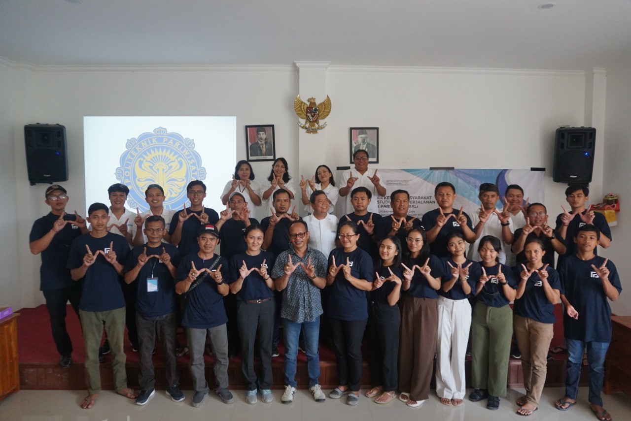 Dokumentasi dari - Prodi UPW Poltekpar Bali, Pelatihan Pembuatan Paket Wisata dan Pelayanan Prima bagi Masyarakat Sadar Wisata di Desa Wisata Kenderan