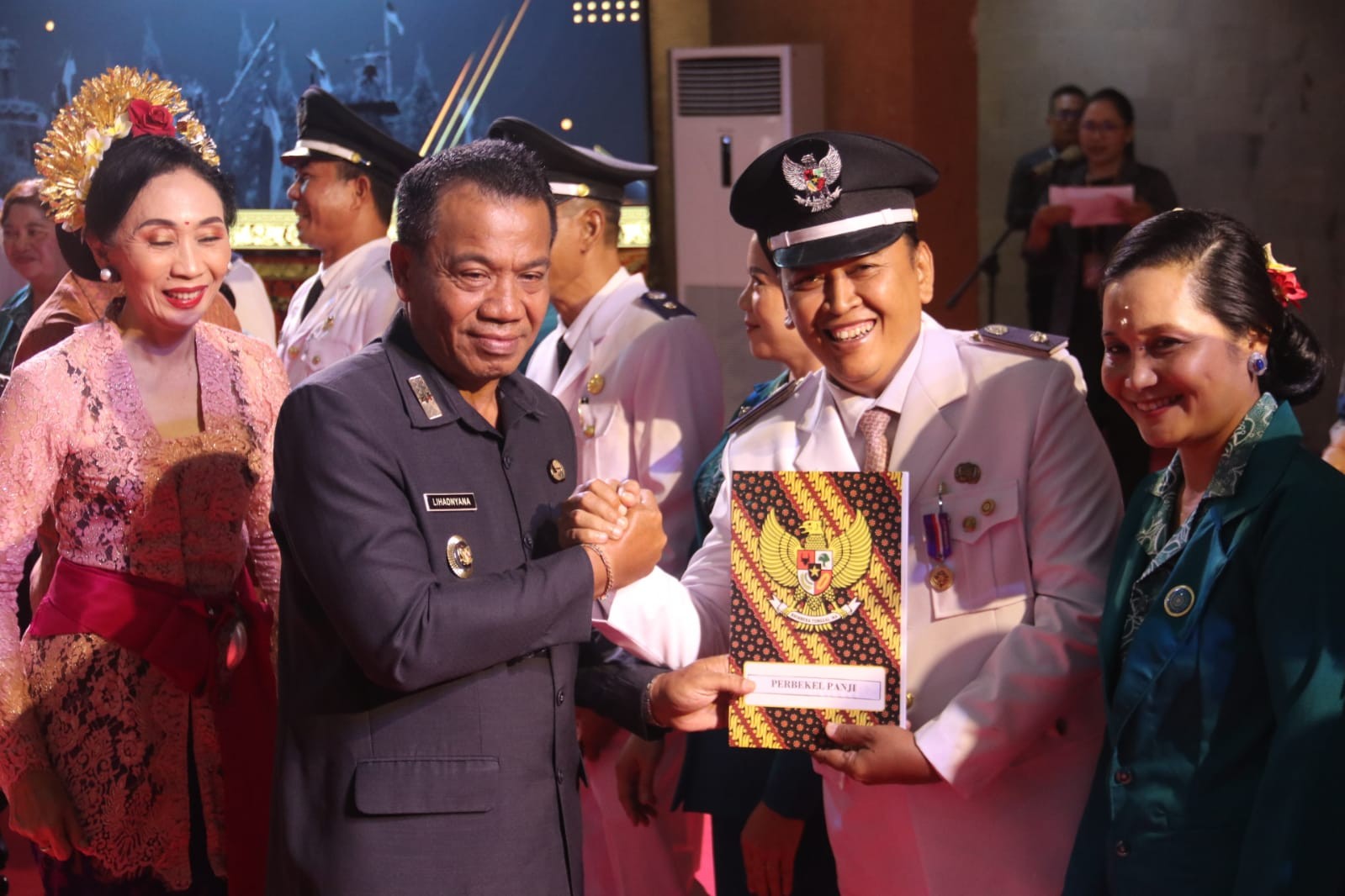 Dokumentasi dari - Masa Jabatan Perbekel Diperpanjang, Perbekel Menghindari Narkoba Dan Judi Online