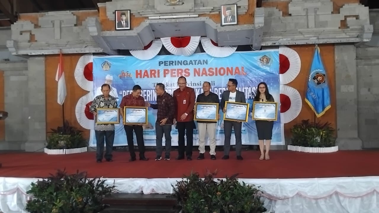 Dokumentasi dari - Widminarko Wartawan 82 Tahun, Kembali Terima Penghargaan Tokoh Pers dari PWI Bali