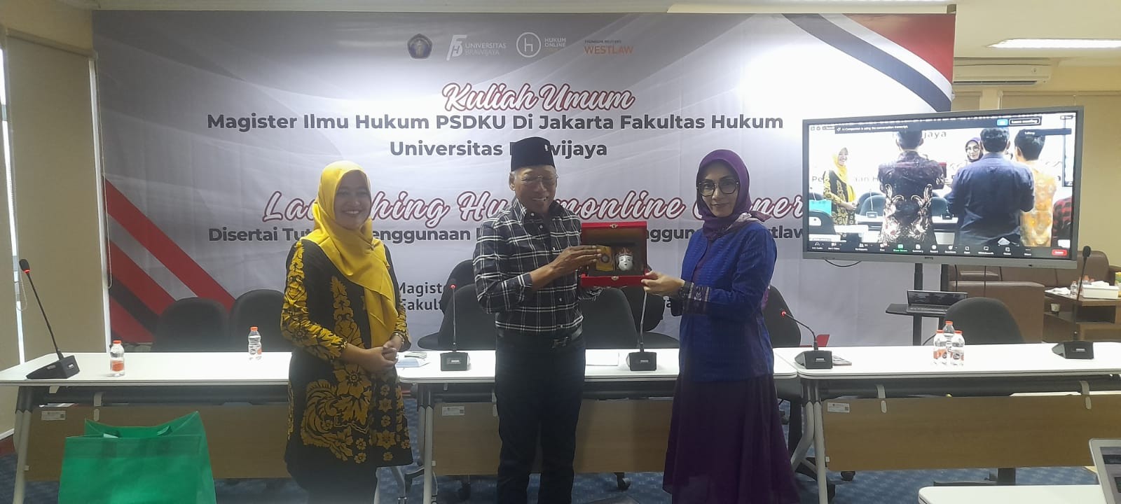 Dokumentasi dari - Integrasi Nilai-Nilai Pancasila dalam Sistem Hukum di Indonesia; Suatu Kajian Filsafat Hukum