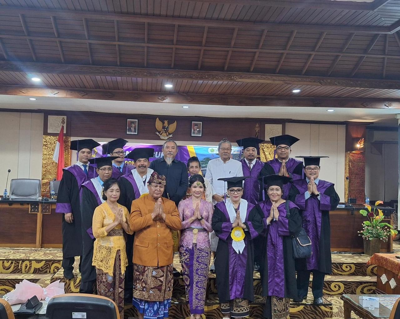 Dokumentasi dari - Prasanthy Devi Raih Gelar Doktor, Teologi Hindu dalam Teks Tattwa Sangkaning Dadi Janma