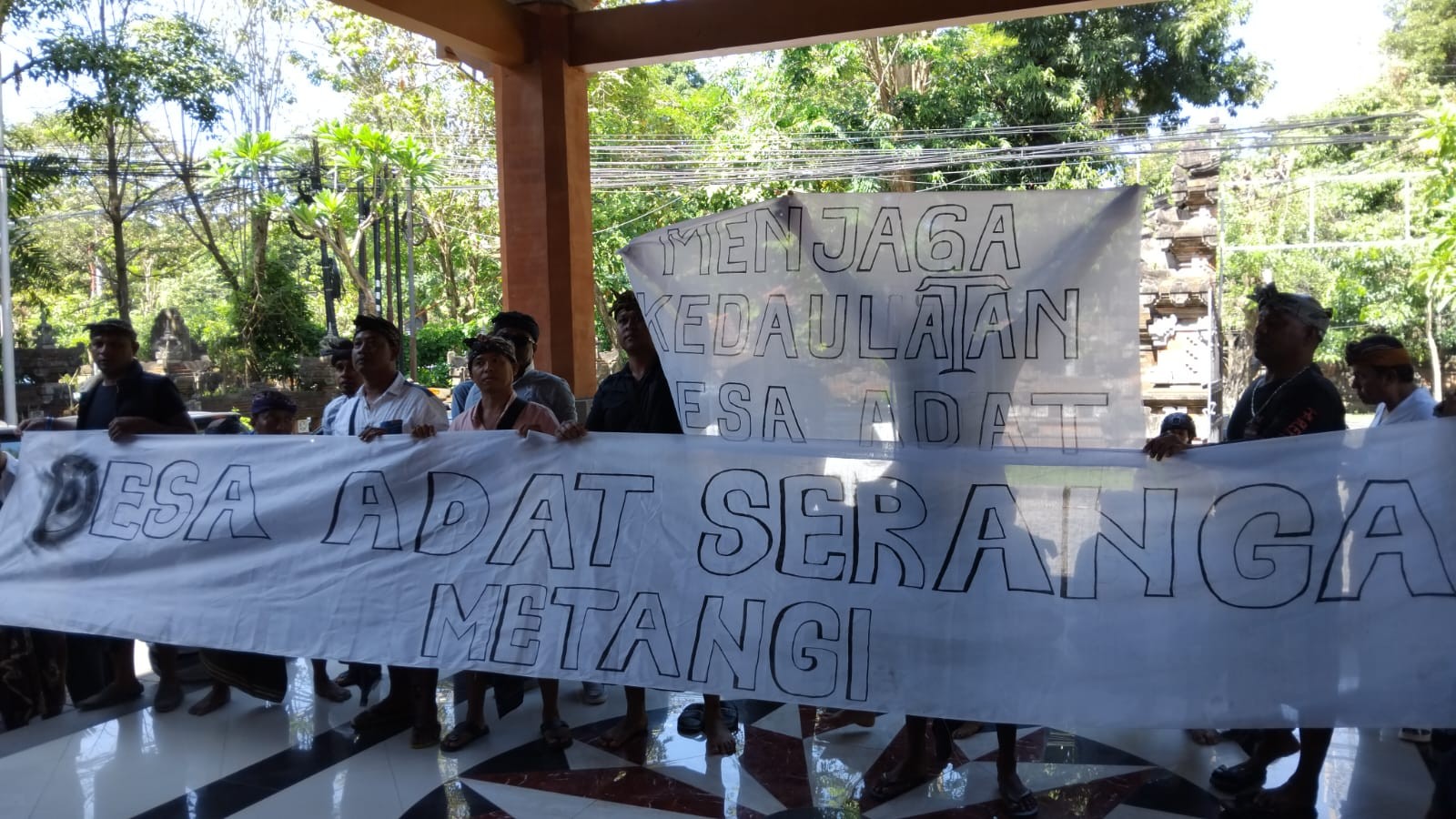 Dokumentasi dari - Intervensi Hukum Negara dalam Proses Ngadegang Bendesa Adat dapat Mencederai Sifat Hukum Adat yang Otonom dan Otohton
