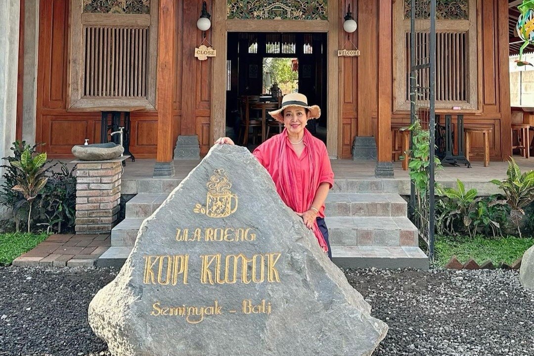 Dokumentasi dari - Harga Spesial Aneka Lodeh, Titiek Soeharto Buka Kuliner Waroeng Kopi Klotok di Seminyak Bali