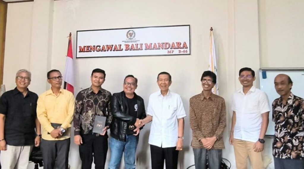 Dokumentasi dari - Terima Anggota DPD RI Terpilih Merta Jiwa, Mangku Pastika; Jangan Lupa Orang Miskin