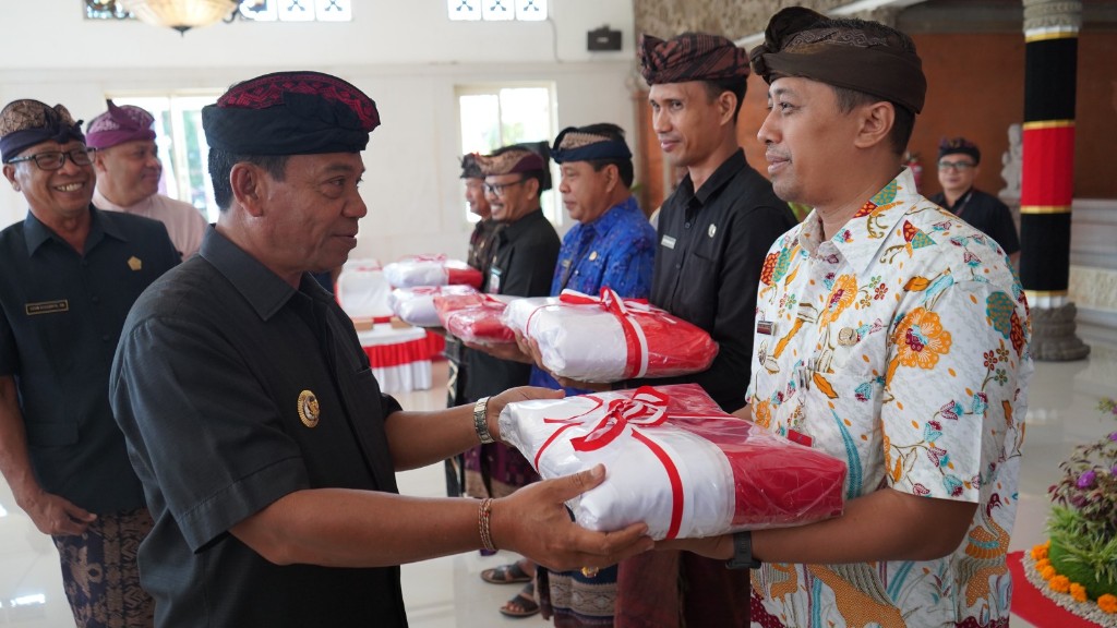 Dokumentasi dari - Semarakkan HUT ke-79 Republik Indonesia, Ribuan Bendera Merah Putih Berkibar di Buleleng
