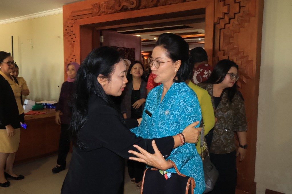 Dokumentasi dari - Bintang -  Ida Mahendra, WHDI Motor Penggerak Ekonomi Wanita Hindu 