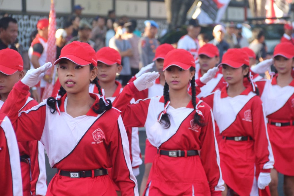 Dokumentasi dari - Pj. Bupati Lihadnyana Ajak Generasi Muda Bangkitkan Semangat Nasionalisme Melalui Lomba Gerak Jalan