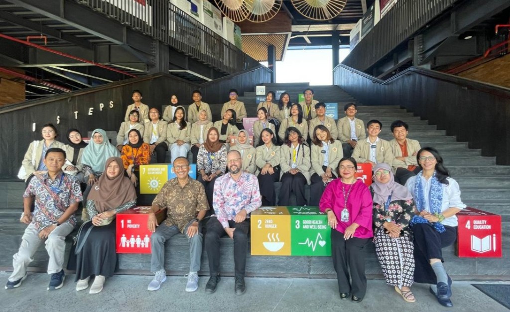 Dokumentasi dari - UGM - TSEA Siapkan Kerjasama, Hadirkan Mahasiswa Tsinghua University KKN UGM di Indonesia