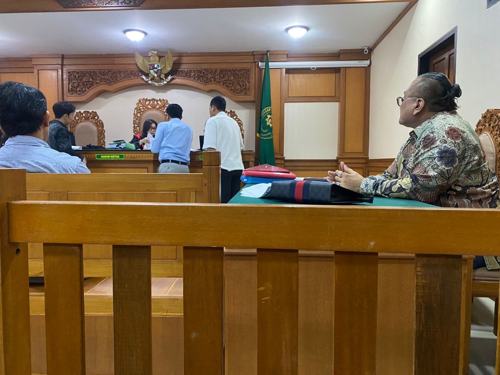Dokumentasi dari - Law Firm Togar Situmorang Kembali Menang, Pemilik Perusahaan PT. Bumi Kristal Sumbawa bukan Penipu