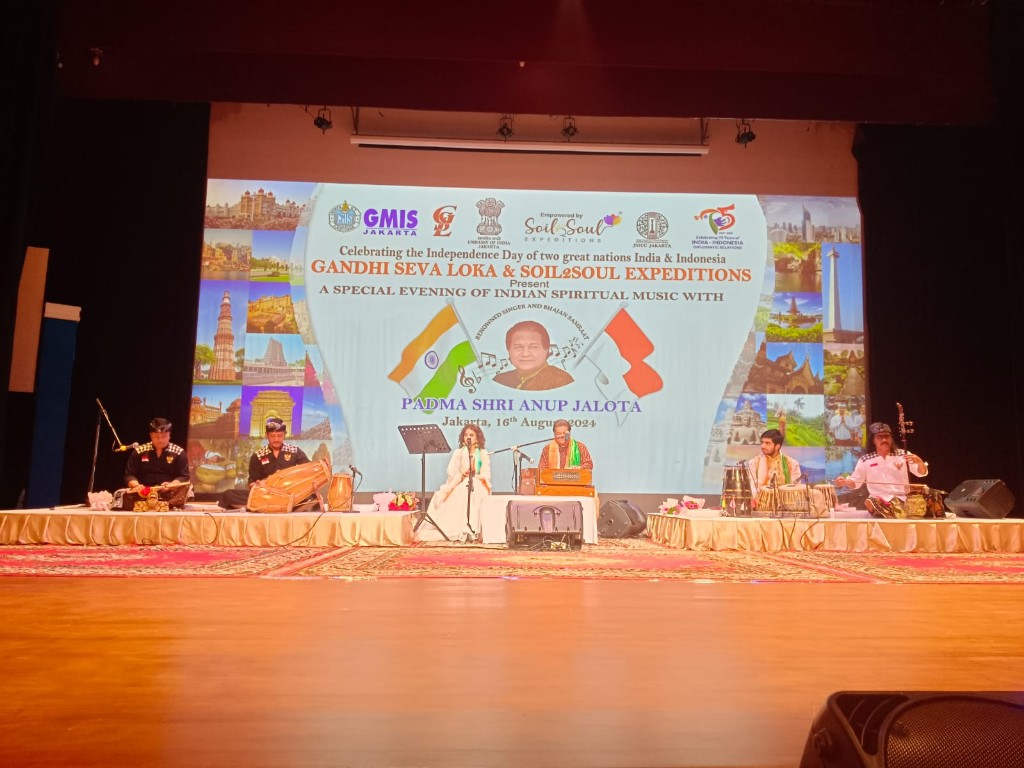 Dokumentasi dari - Pesan Damai; Maestro Seni Bali Bona Alit dan Padmashri Anup Jalota Tampilkan Kolaborasi Mistikal Seni Indonesia-India