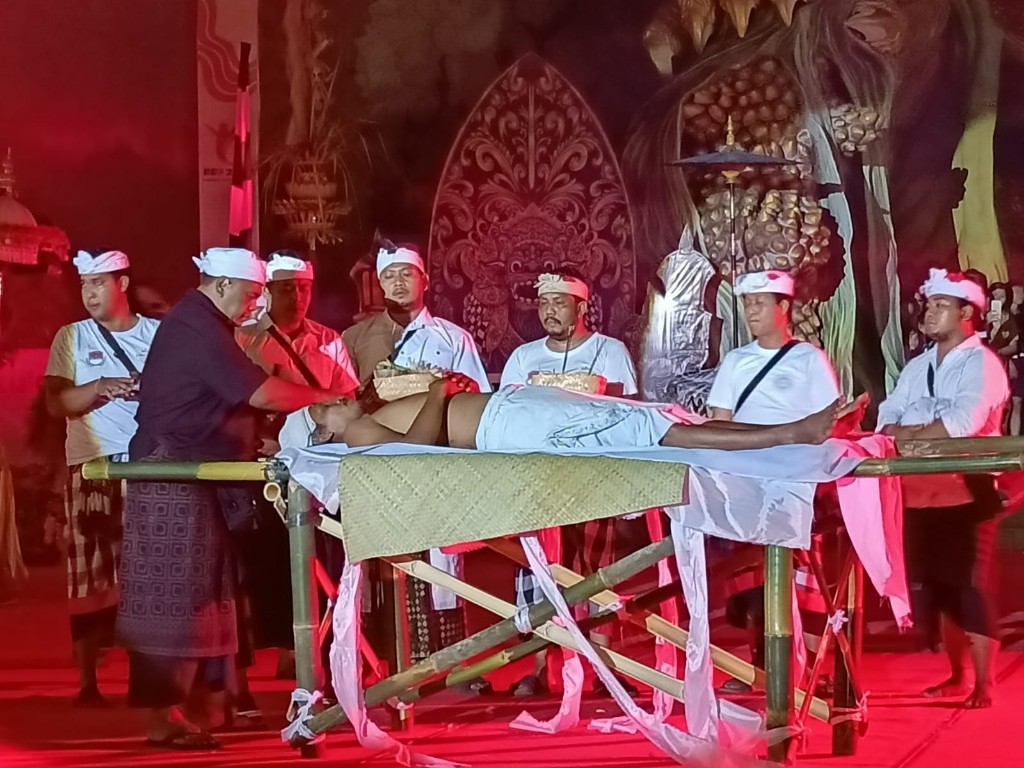 Dokumentasi dari - Drama Tari Penyalonarangan Tarik Ribuan Penonton di Hari Kedua BDF 2024