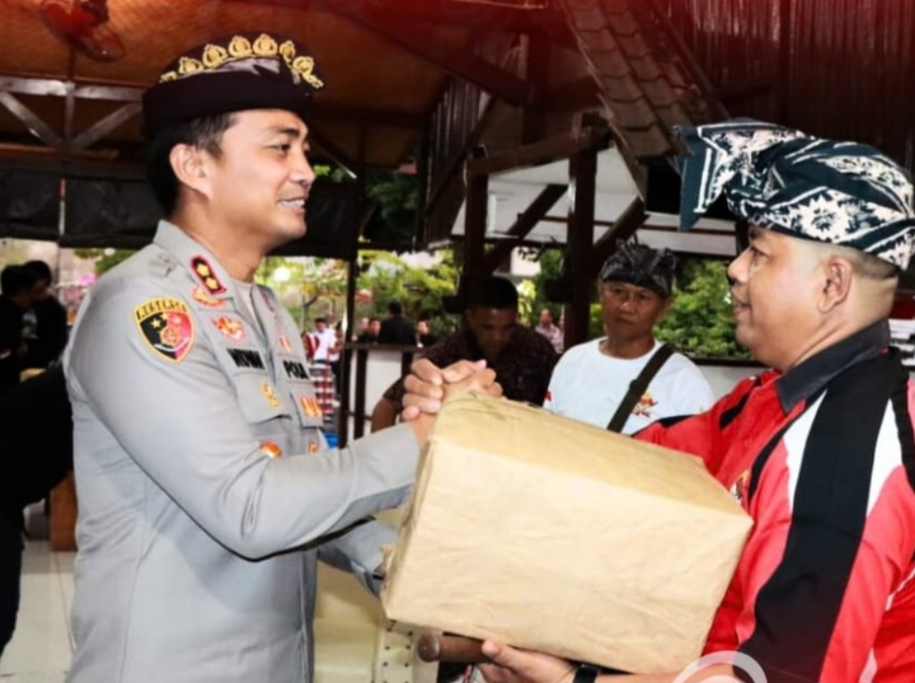 Dokumentasi dari - Kapolres Buleleng AKBP Ida Bagus Widwan Sutadi, Minggu Kasih Bersama Yayasan Keris Bali