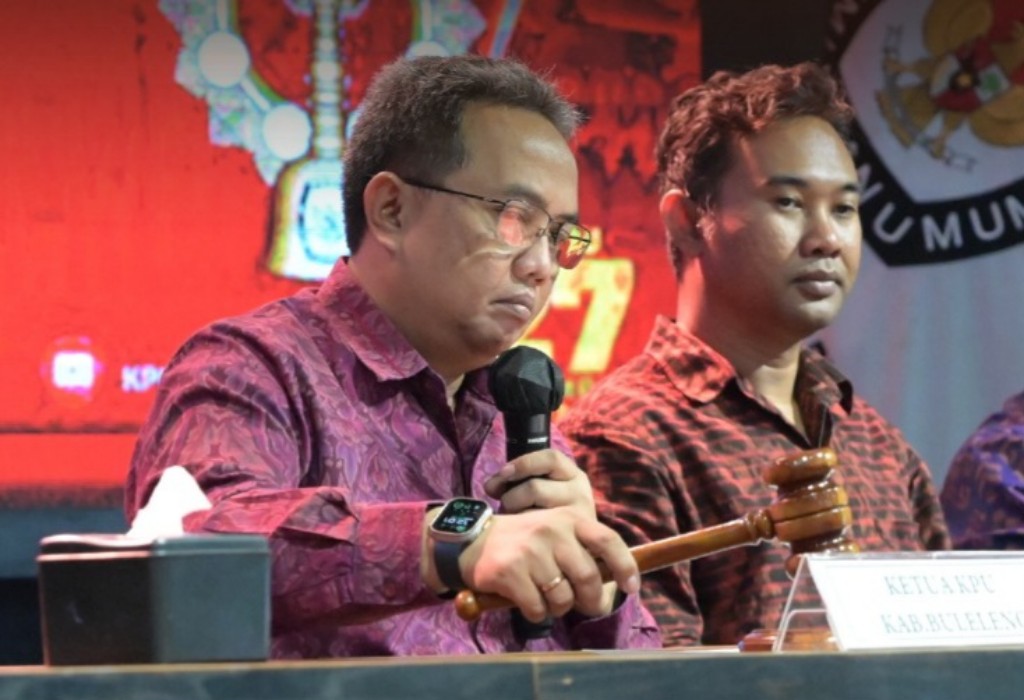 Dokumentasi dari - Ketua KPU Buleleng Mengesahkan DPT dengan Jumlah Pemilih di Buleleng Mencapai 594.619