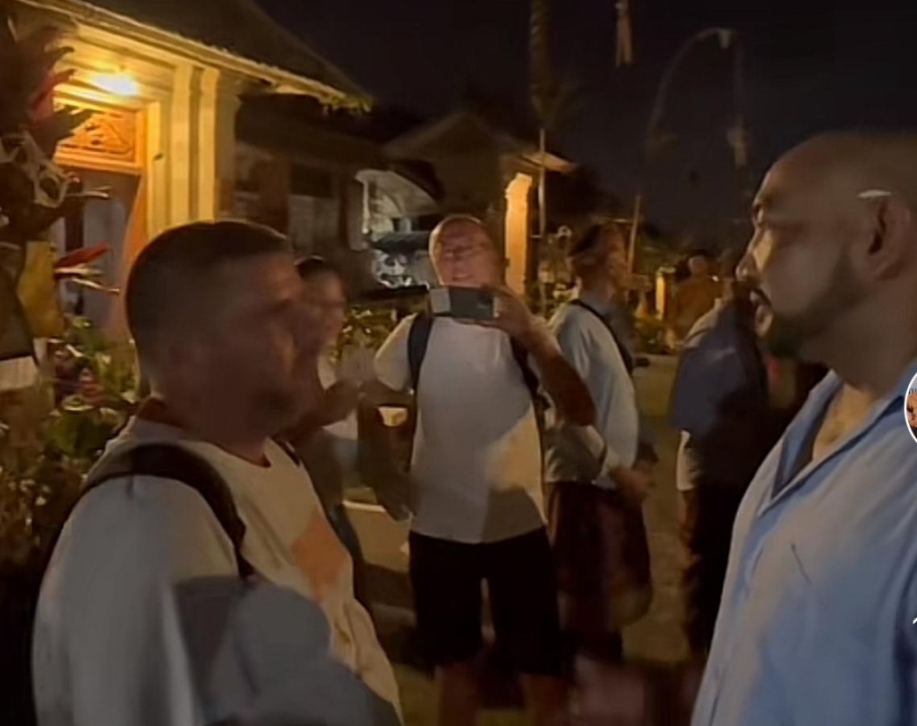 Dokumentasi dari - De Gadjah Diminta Tiru Eropa, Bule Keluhkan Macet hingga Trotoarnya  Bolong-bolong di Bali