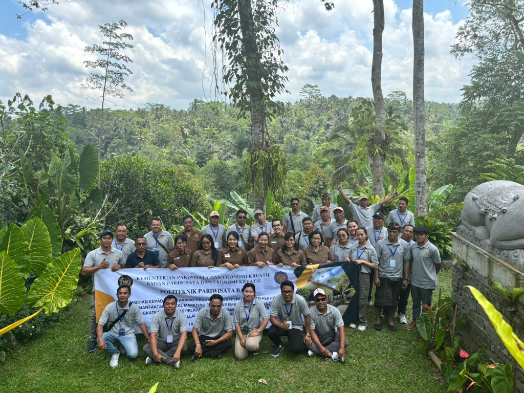 Dokumentasi dari - Pemanfaatan Digital Marketing dan Pengembangan SDM Tingkatkan Kualitas Pelayanan Akomodasi di Desa Wisata Taro