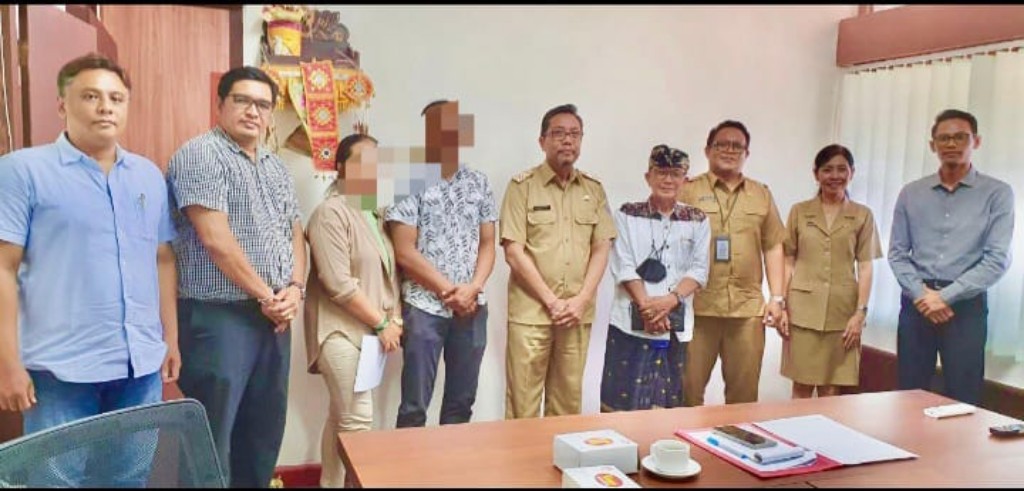 Dokumentasi dari - Kasus Kasepekang Desa Adat Telaga, Tim Hukum Gopta Law Firm Bertemu Kadis PMA dan MDA Bali
