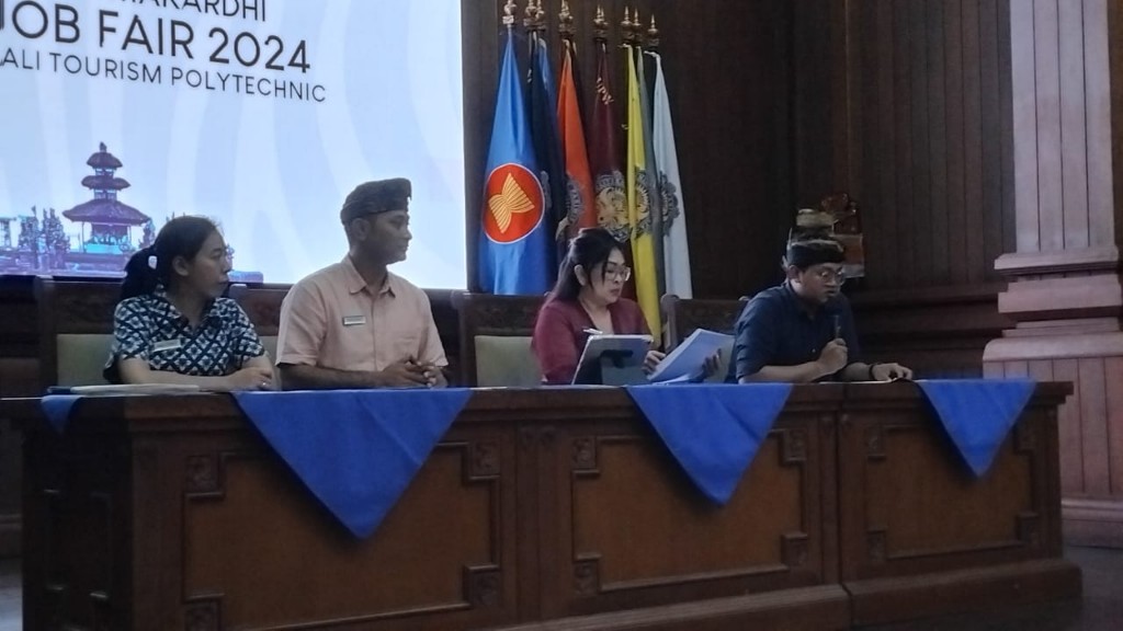 Dokumentasi dari - Poltekpar Bali akan Gelar The 15th Makardhi Job Fair 2024, Kurangi Pengangguran, Wadah Promosi Industri Pariwisata