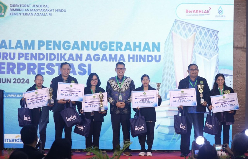 Dokumentasi dari - Ditjen Bimas Hindu Anugerahi Guru Pendidikan Agama Hindu Berprestasi Nasional 2024